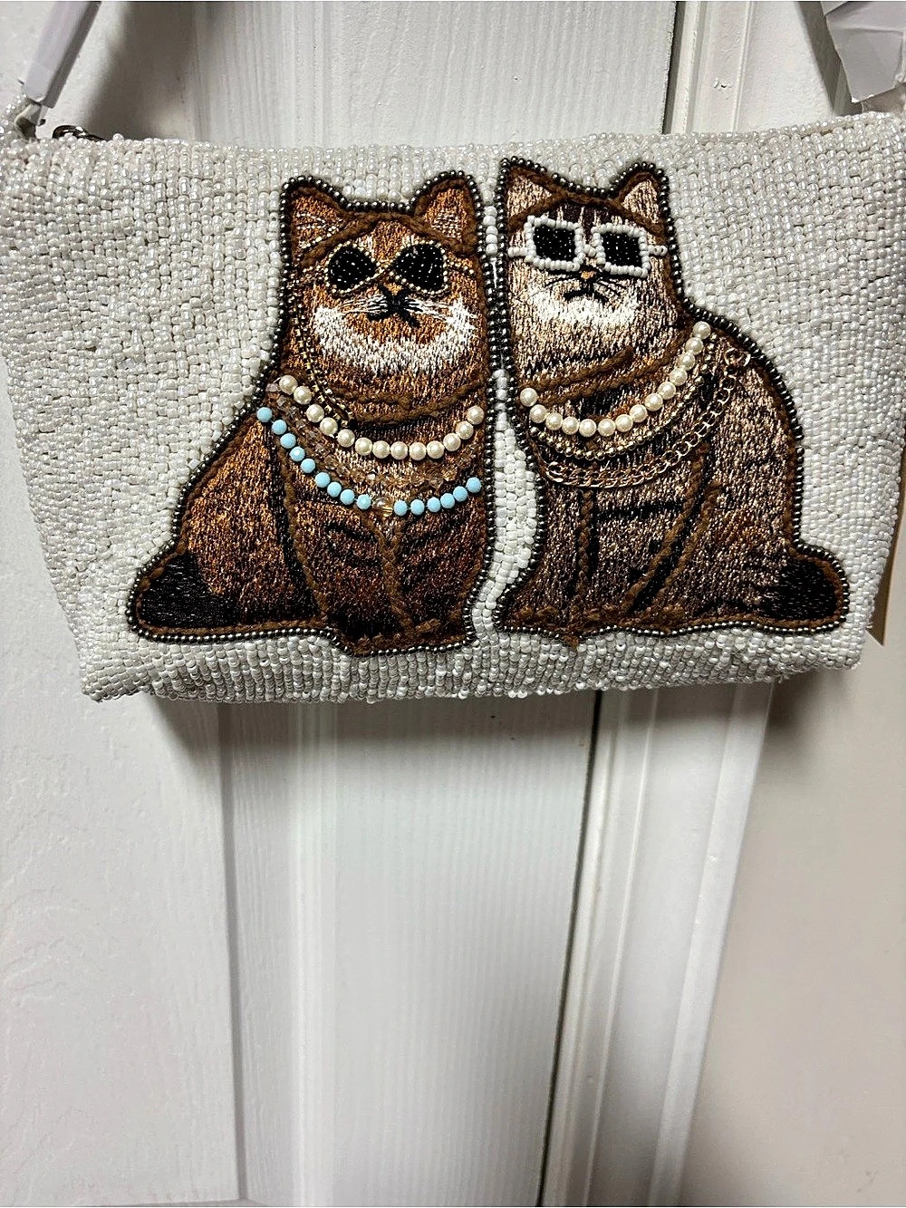 Cute Shoulder Bag with 2
Cats . The cats have beading also